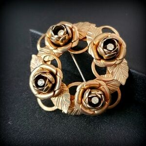 Vintage 1960's Mid-century Floral Ring Brooch Gold w/ Rhinestones